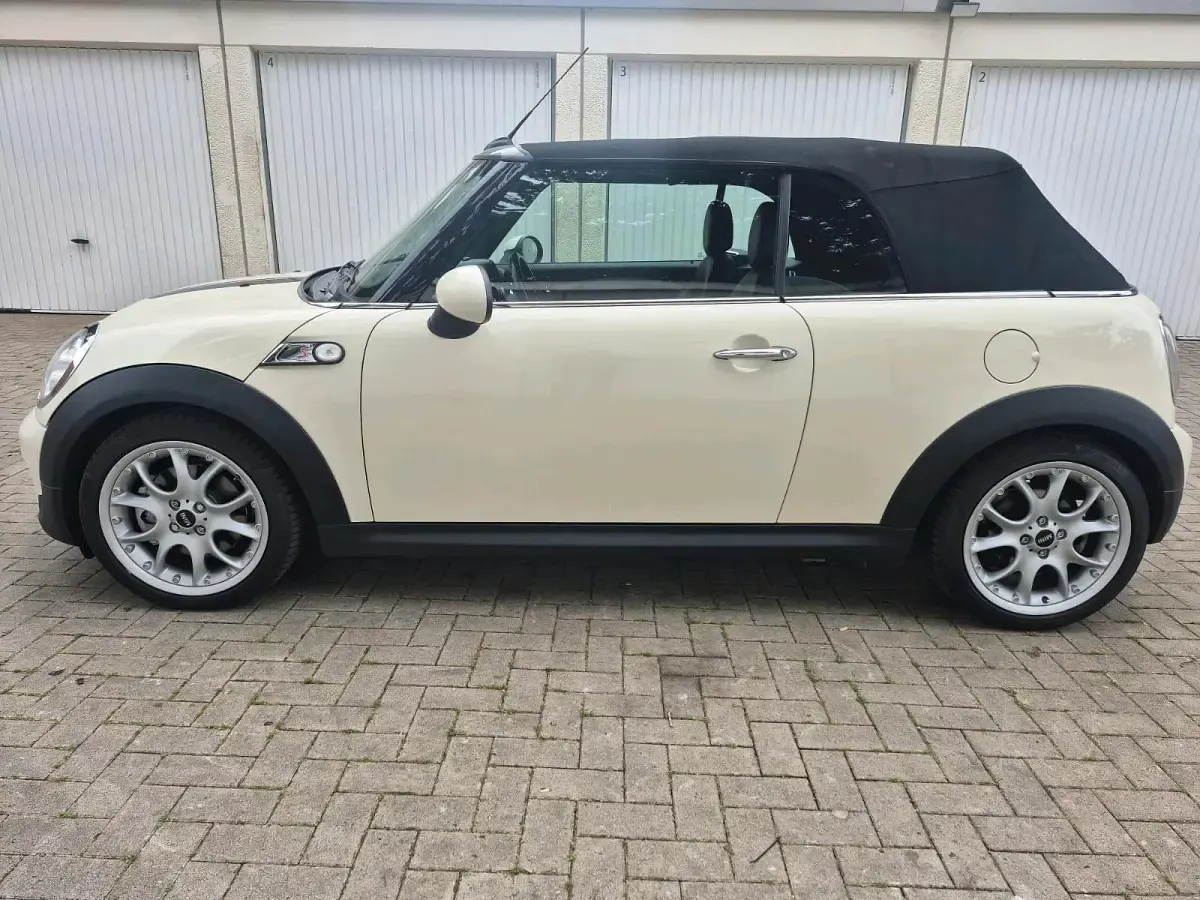 Gebraucht Mini Cooper S Cabriolet 184 PS (135 kW) 2012 Beige Cabrio