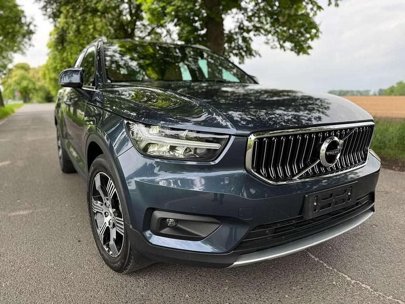 Blau Gebraucht 2018 Volvo XC40 Inscription SUV | 17.000 € (Superpreis) - Bild 1/4