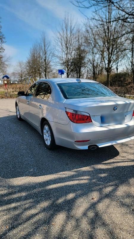 Gebraucht BMW 520 163 PS (119 kW) 2006 Silber Limousine