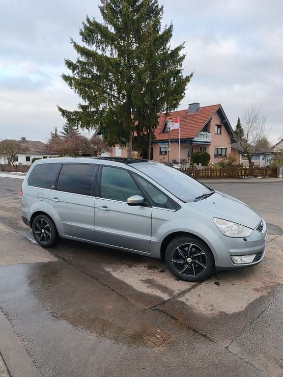 Gebraucht Ford Galaxy Ghia 140 PS (102 kW) 2009 Grün Van / Kleinbus