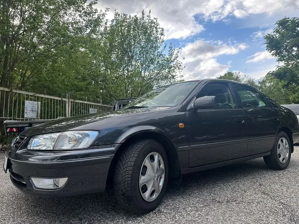 Gebraucht Toyota Camry 131 PS (96 kW) 2000 Grau Limousine