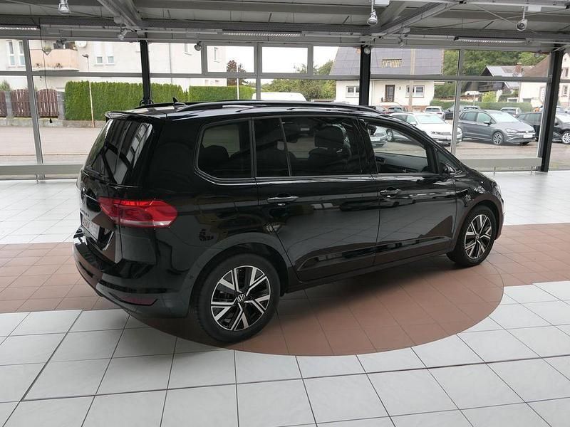 Gebraucht VW Touran 150 PS (110 kW) 2024 Schwarz Van / Kleinbus