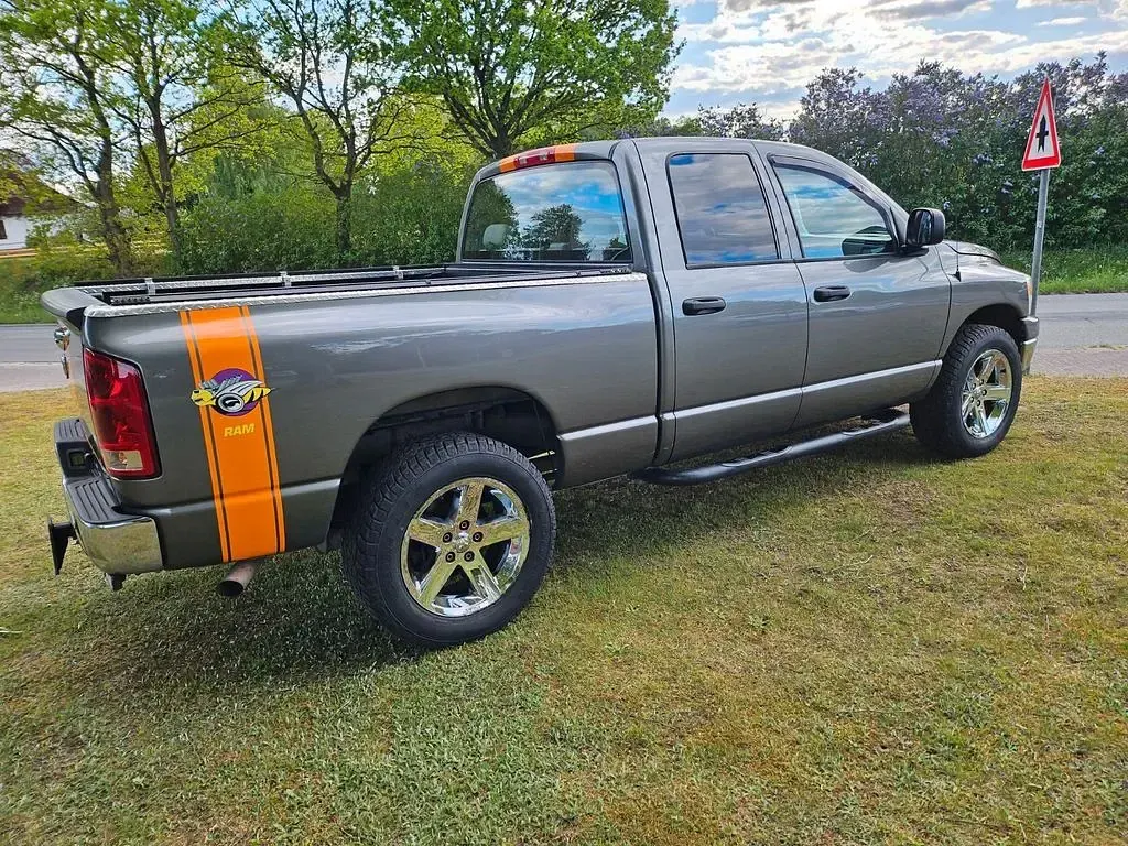 Gebraucht Dodge Ram 345 PS (253 kW) 2006 Grau Pickup