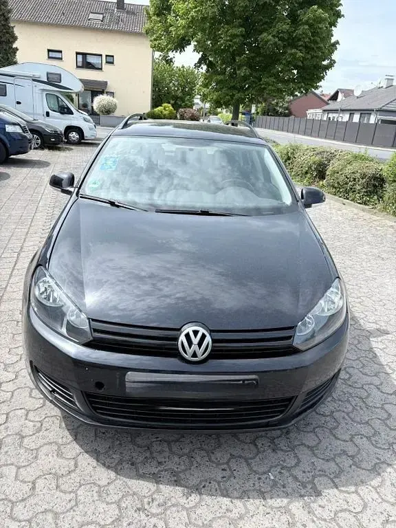 Gebraucht VW Golf VI Comfortline 105 PS (77 kW) 2010 Schwarz Kleinwagen
