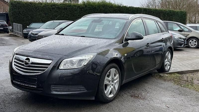 Gebraucht Opel Insignia Edition 160 PS (117 kW) 2013 Schwarz Kombi