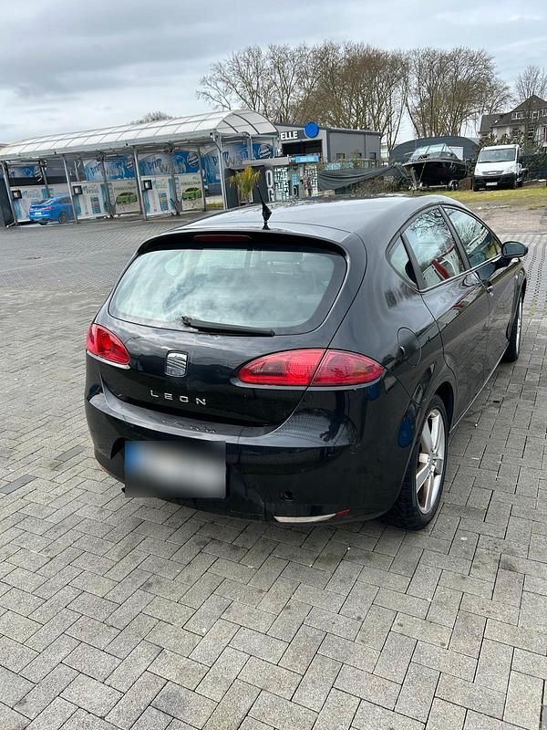Second-hand Seat Leon 75 CP (55 kW) 2005 Negru Hatchback