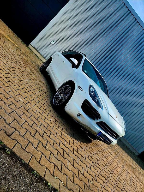 Gebraucht Porsche Cayenne 245 PS (180 kW) 2012 Weiß SUV