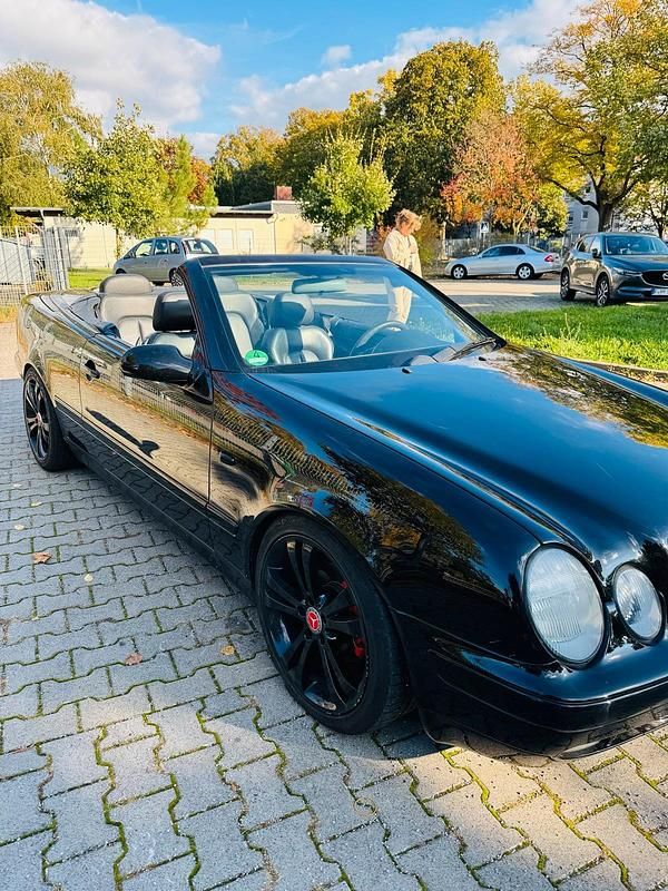 Schwarz Gebraucht 1999 Mercedes CLK200 Cabrio | 4.200 € (Fairer Preis) - Bild 1/4