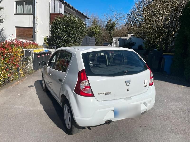 Gebraucht Dacia Sandero 75 PS (55 kW) 2008 Weiß Kleinwagen