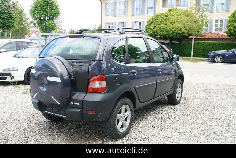 Używany Renault Scénic Luxe 139 KM (102 kW) 2000 Niebieski Minivan