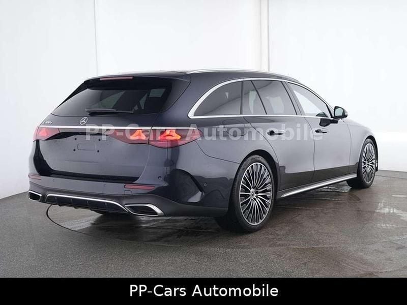 Gebraucht Mercedes E300 AMG Line Premium Plus 204 PS (150 kW) 2024 595 nautikblaumet. Kombi