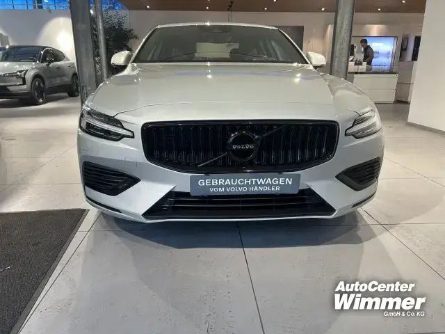 Schwarz Gebraucht 2022 Volvo S60 R-Design Limousine | 34.390 € (Fairer Preis) - Bild 1/2