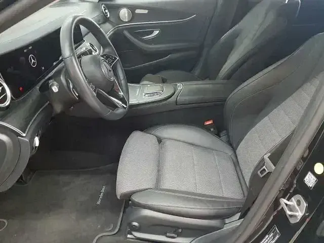 Gebraucht Mercedes E220 2023 Schwarz Limousine