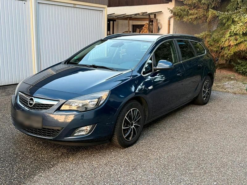 Gebraucht Opel Astra 160 PS (117 kW) 2011 Blau Kombi