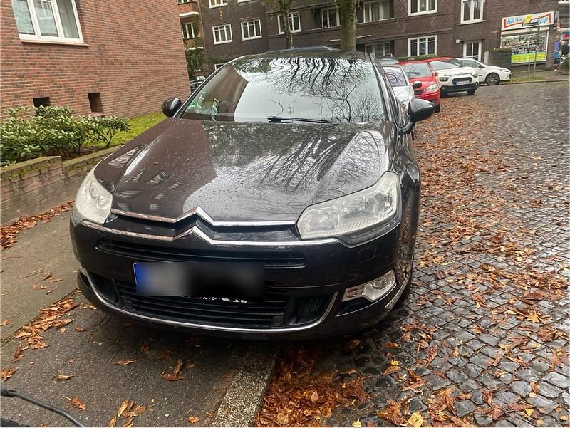 Grün Gebraucht 2012 Citroën C5 Limousine | 4.999 € (Fairer Preis) - Bild 1/4