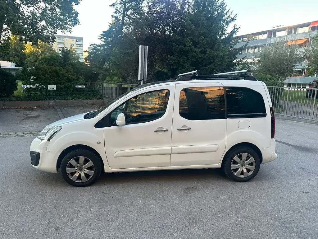 Gebraucht Citroën Berlingo SELECTION 120 PS (88 kW) 2015 Weiß Van / Kleinbus