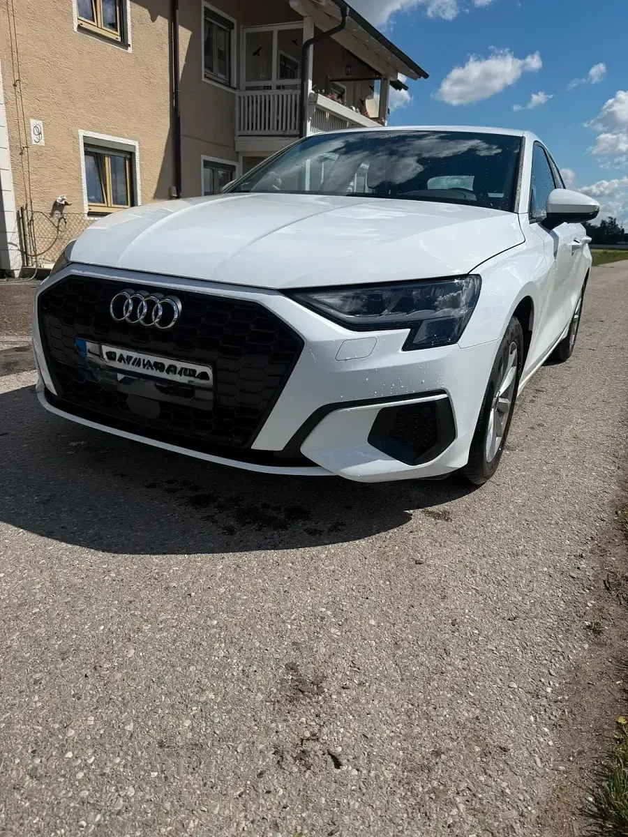 Gebraucht Audi A3 150 PS (110 kW) 2022 Weiß Limousine