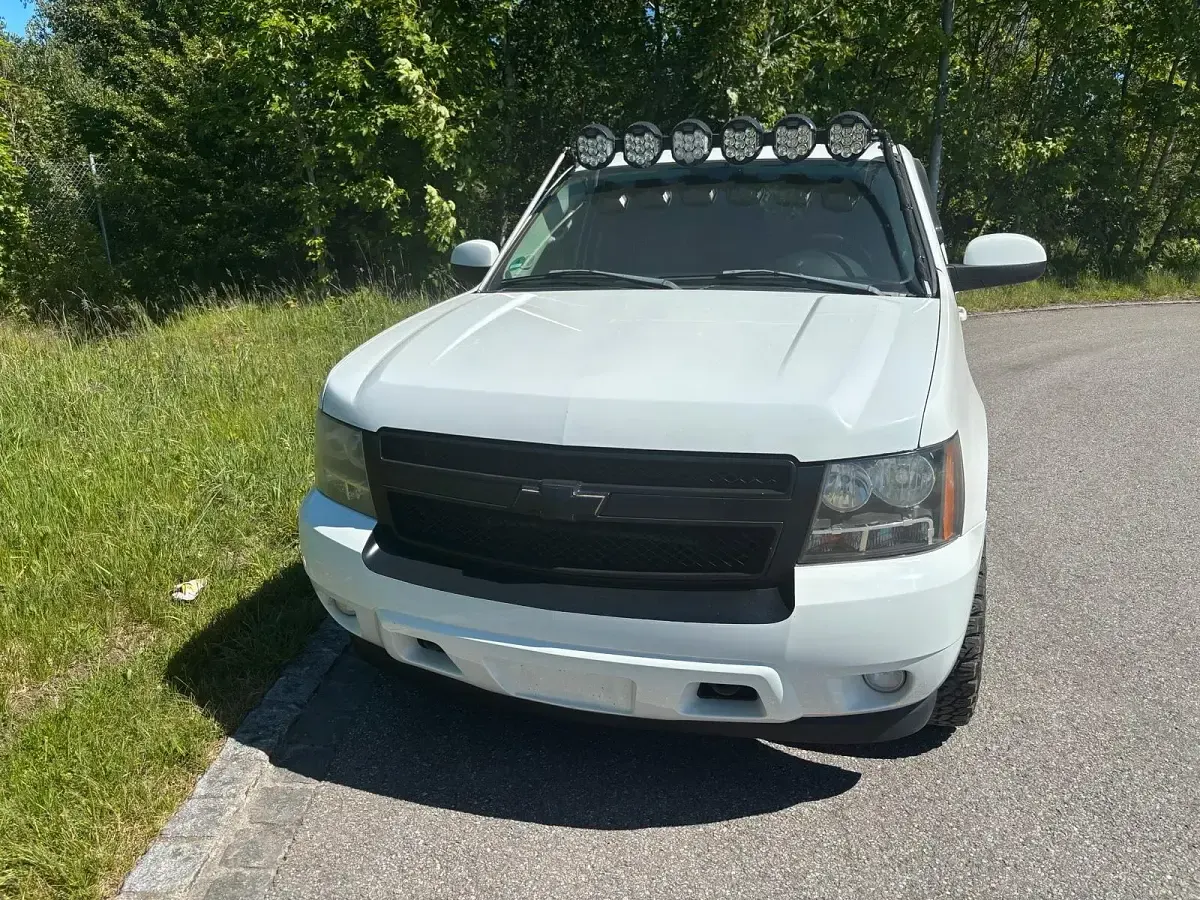Gebraucht Chevrolet Suburban LS 324 PS (238 kW) 2007 Weiß SUV