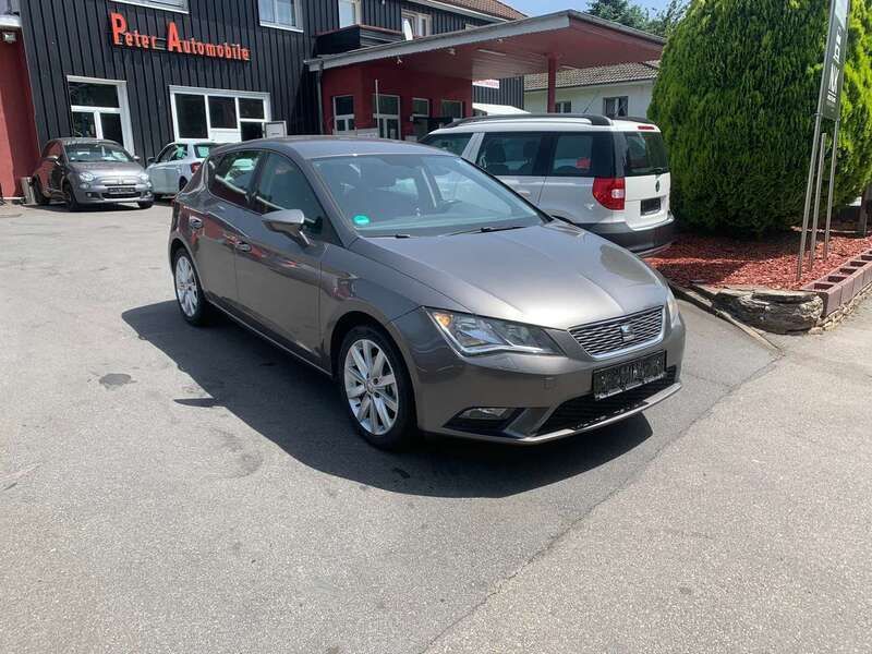 "technic" grau Gebraucht 2014 Seat Leon Style Kleinwagen | 8.950 € (Fairer Preis) - Bild 1/4