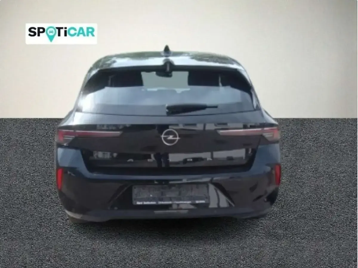 Gebraucht Opel Astra Enjoy 110 PS (80 kW) 2023 Diamant schwarz/karbon schwarz Kleinwagen