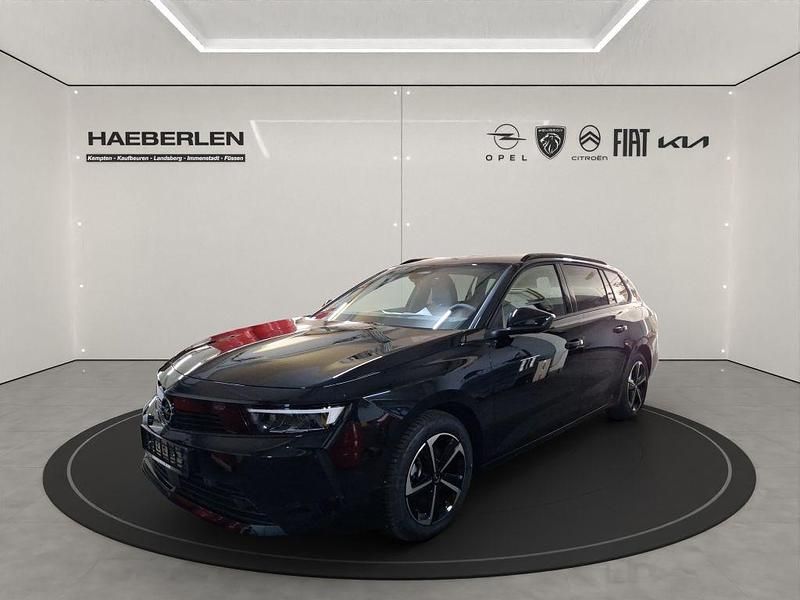 Neu Opel Astra 131 PS (96 kW) 2025 Karbon Kombi