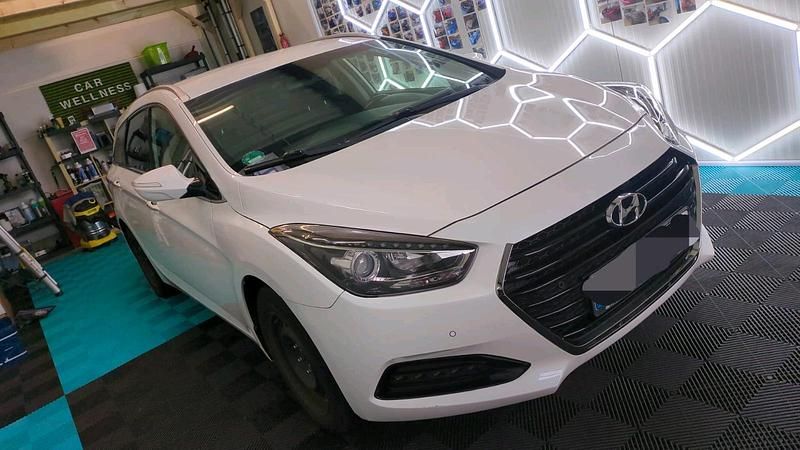Gebraucht Hyundai i40 165 PS (121 kW) 2018 Weiß Kombi