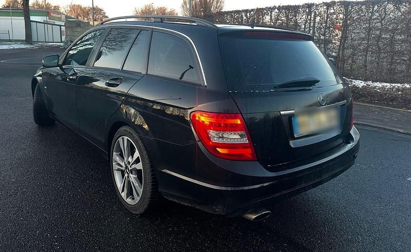 Gebraucht Mercedes C250 204 PS (150 kW) 2011 Schwarz Kombi