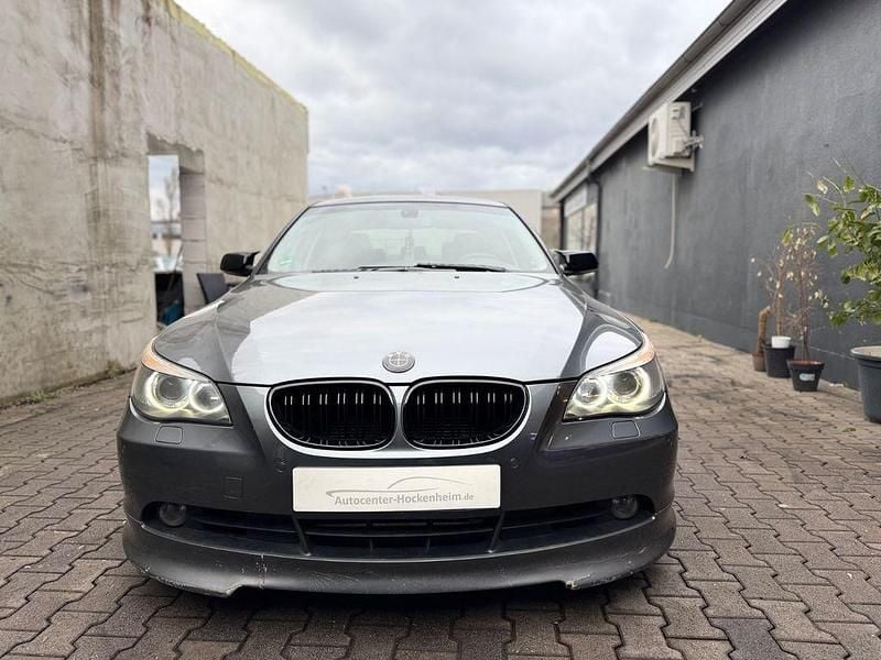 Gebraucht BMW 523 Advantage 177 PS (130 kW) 2006 Grau Limousine