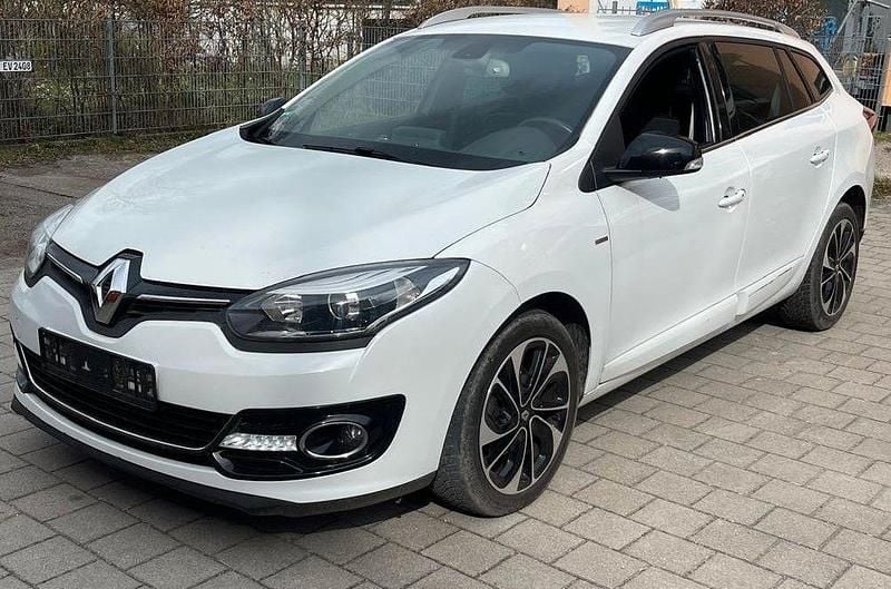 Gebraucht Renault Mégane III 131 PS (96 kW) 2014 Weiß Limousine