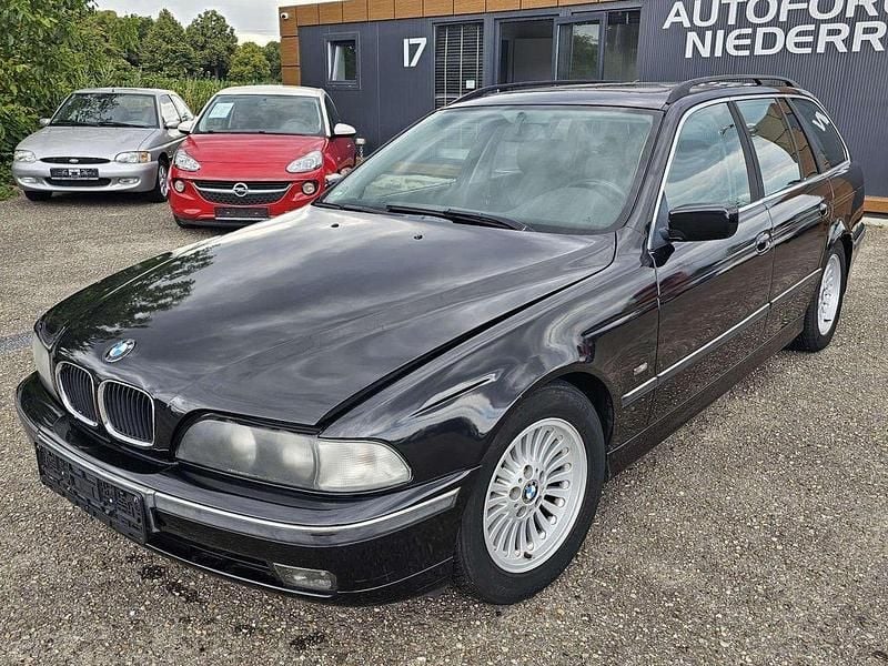 Gebraucht BMW 523 170 PS (125 kW) 2000 Schwarz Kombi