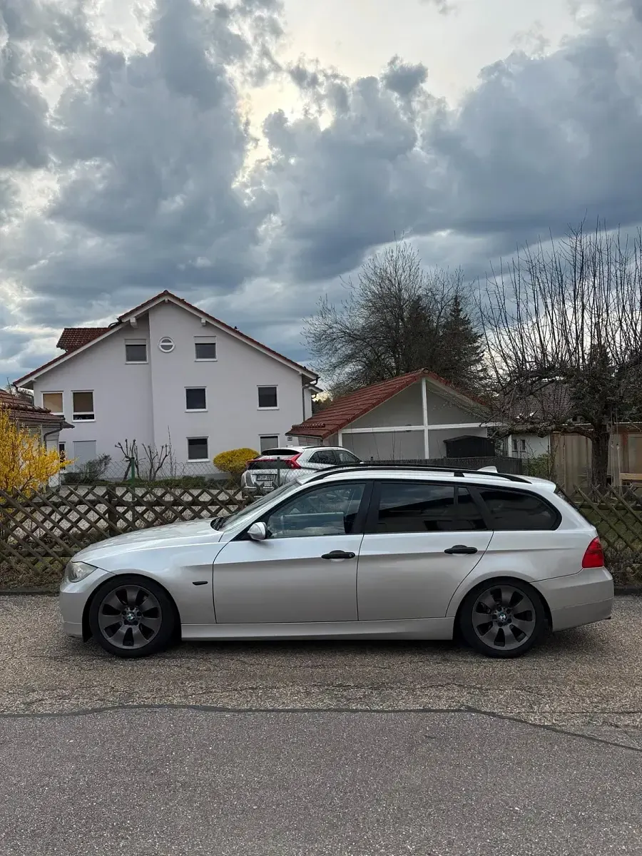 Gebraucht BMW 320 207 PS (152 kW) 2006 Silber Kombi