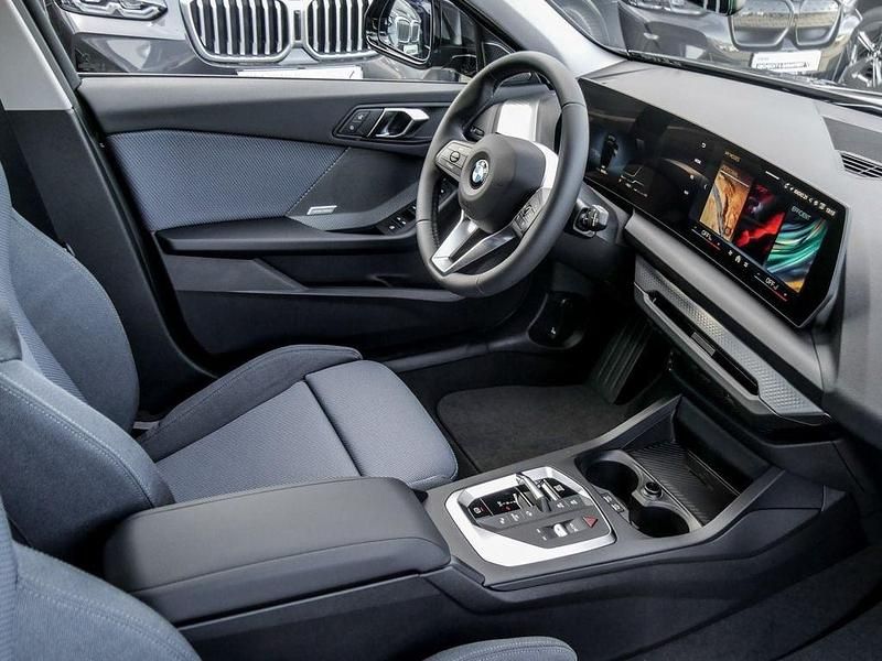 Neu BMW 120 Sport Line 156 PS (114 kW) 2026 Schwarz Kleinwagen