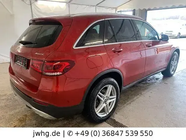 Gebraucht Mercedes GLC300e 320 PS (235 kW) 2021 Rot SUV