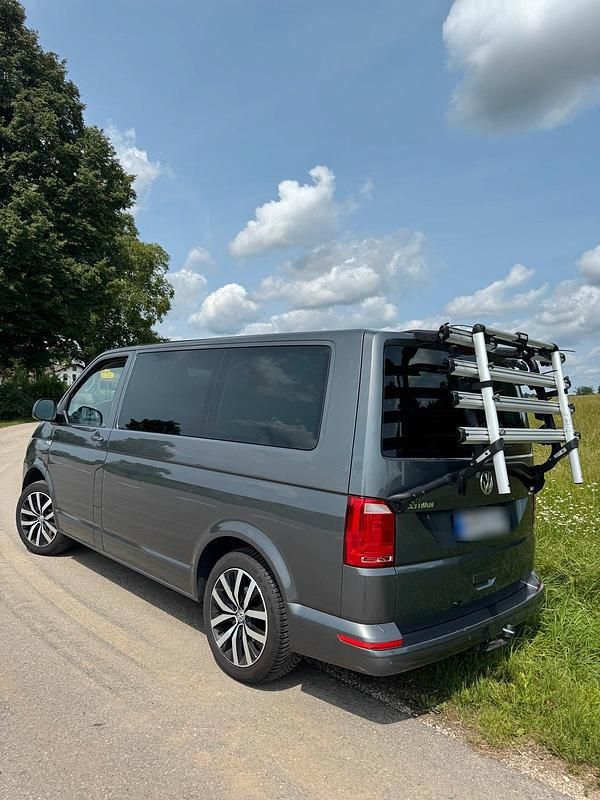 Usata VW Multivan 204 CV (150 kW) 2016 Grigio Monovolume