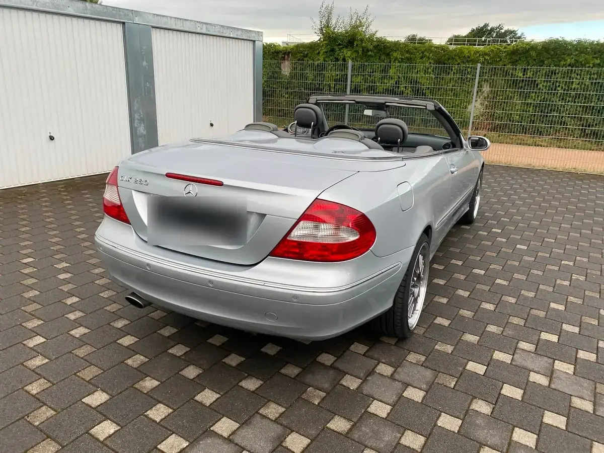 Gebraucht Mercedes CLK280 231 PS (169 kW) 2005 Silber Cabrio