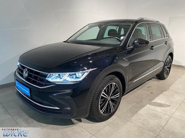 Gebraucht VW Tiguan Move 150 PS (110 kW) 2023 Schwarz SUV