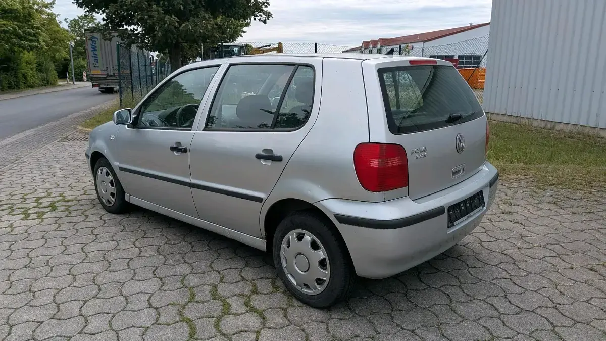 Gebraucht VW Polo 60 PS (44 kW) 2001 Silber Kleinwagen