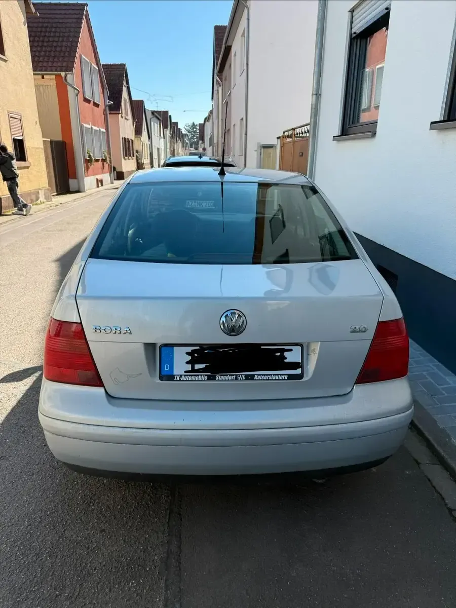 Usata VW Bora 116 CV (85 kW) 1999 Grigio Berlina