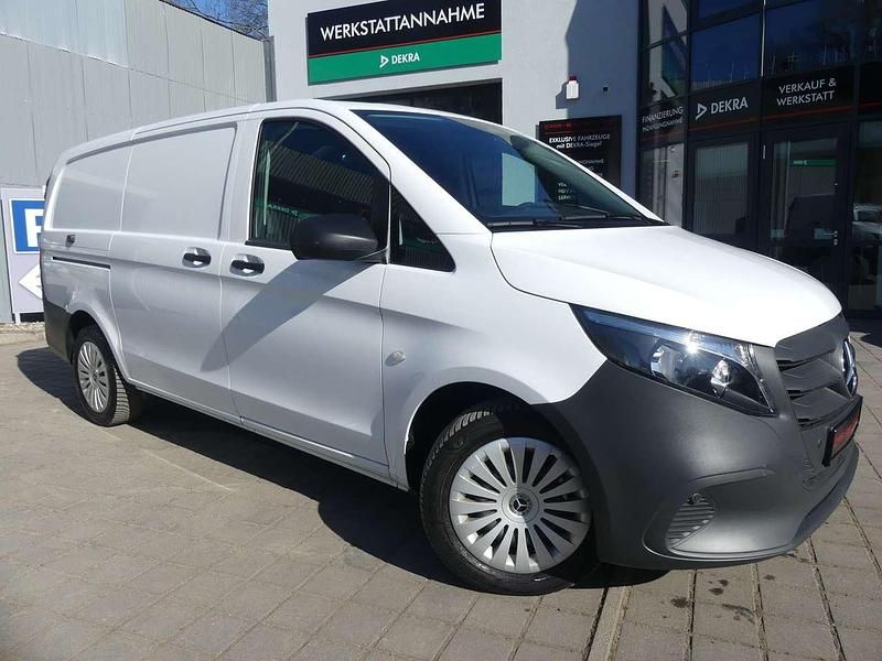 Second-hand Mercedes Vito 163 CP (119 kW) 2024 Alb Van