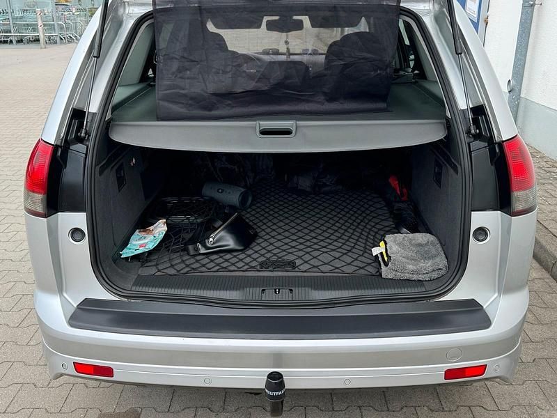 Gebraucht Opel Vectra 150 PS (110 kW) 2008 Silber Kombi