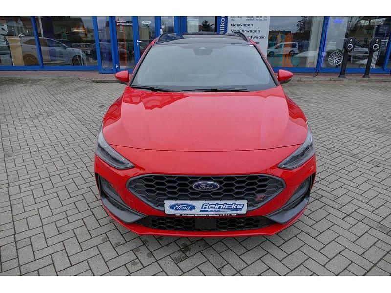 Neu Ford Focus ST 280 PS (205 kW) 2025 Rot Limousine
