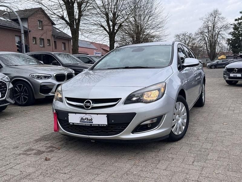Gebraucht Opel Astra Edition 110 PS (80 kW) 2012 Silber Kombi