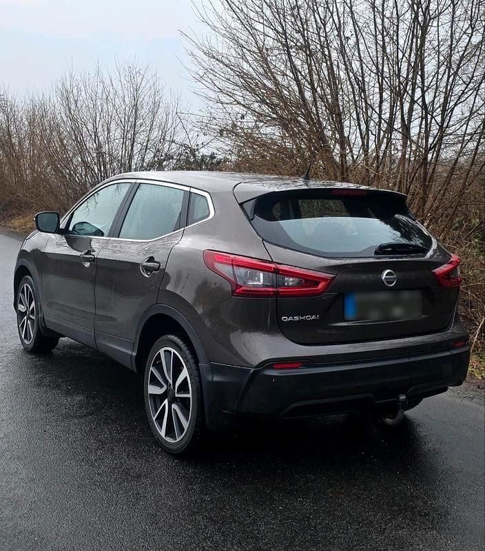 Gebraucht Nissan Qashqai 115 PS (84 kW) 2018 Braun SUV