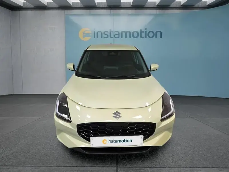 Neu Suzuki Swift 83 PS (61 kW) 2026 Gelb Kleinwagen