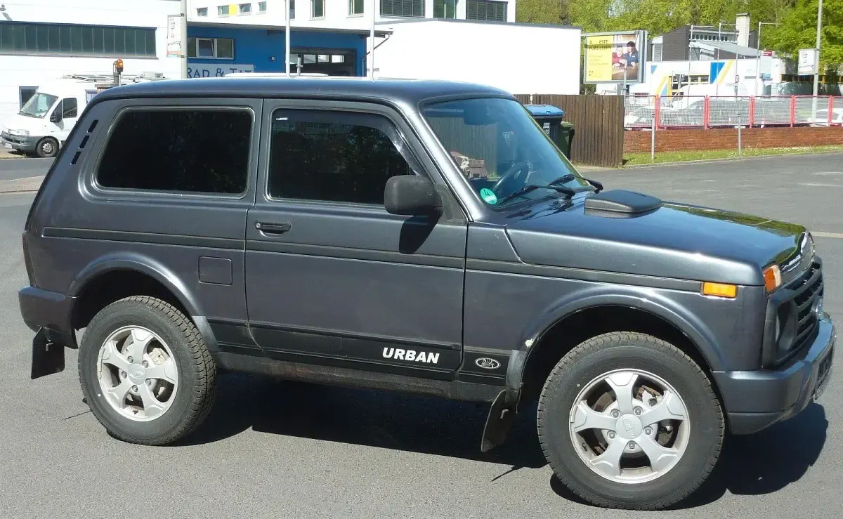 Gebraucht Lada Urban 83 PS (61 kW) 2017 Grau SUV