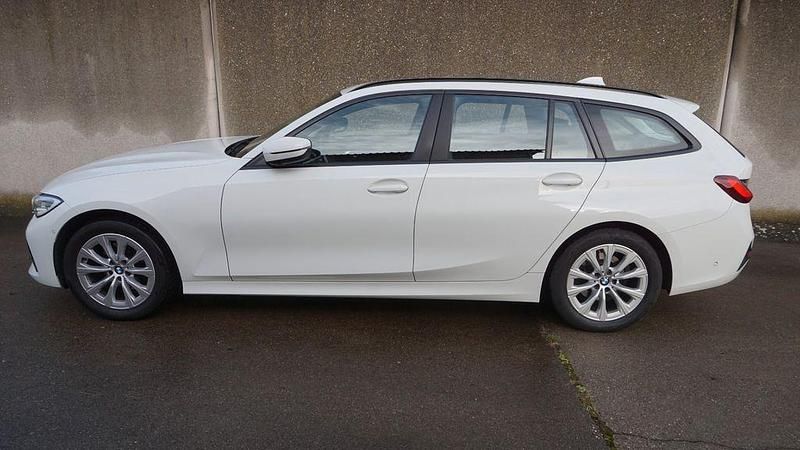 Gebraucht BMW 320 190 PS (139 kW) 2022 Weiß Kombi