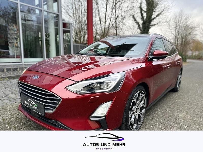 Rot Gebraucht 2018 Ford Focus Titanium Limousine | 15.999 € (Guter Preis) - Bild 1/4