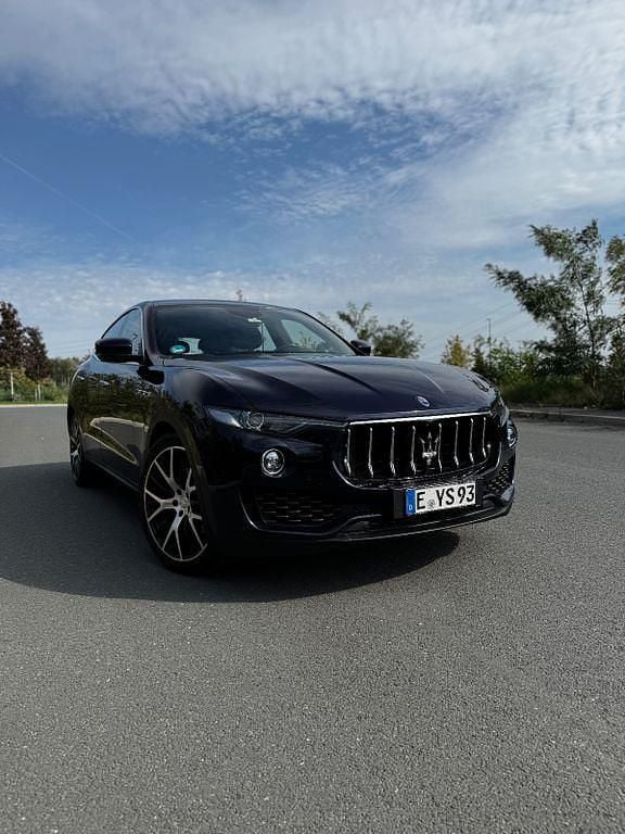 Andere farben Gebraucht 2017 Maserati Levante SUV | 26.300 € - Bild 1/4