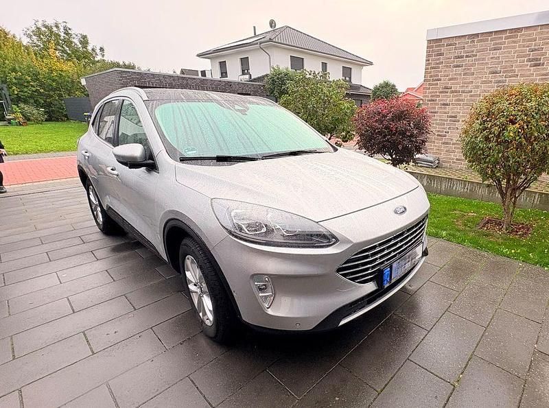 Silber Gebraucht 2020 Ford Kuga Titanium SUV | 22.999 € (Guter Preis) - Bild 1/4