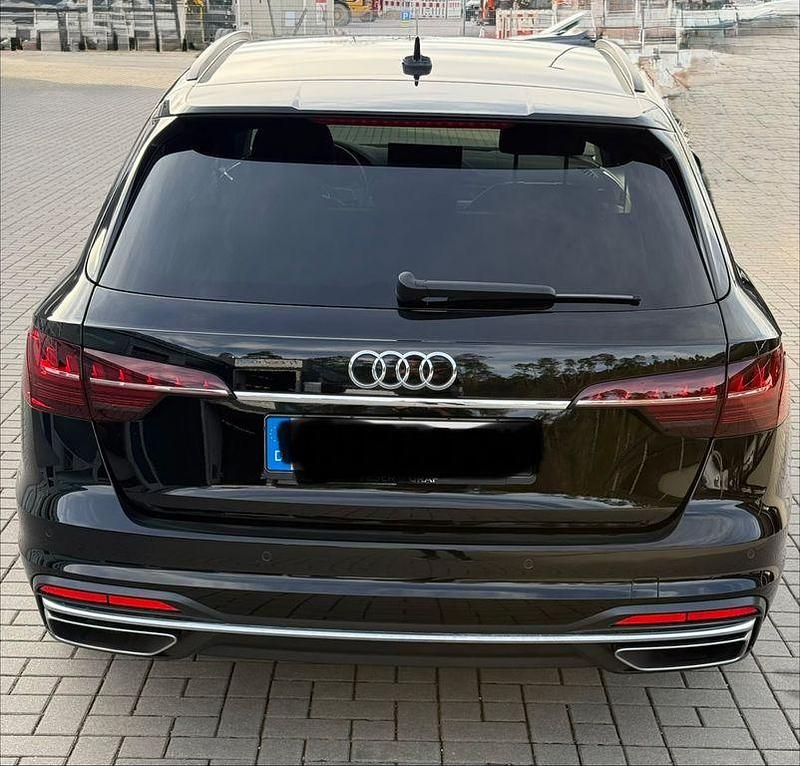 Gebraucht Audi A4 Advanced Plus 150 PS (110 kW) 2023 Schwarz Kombi